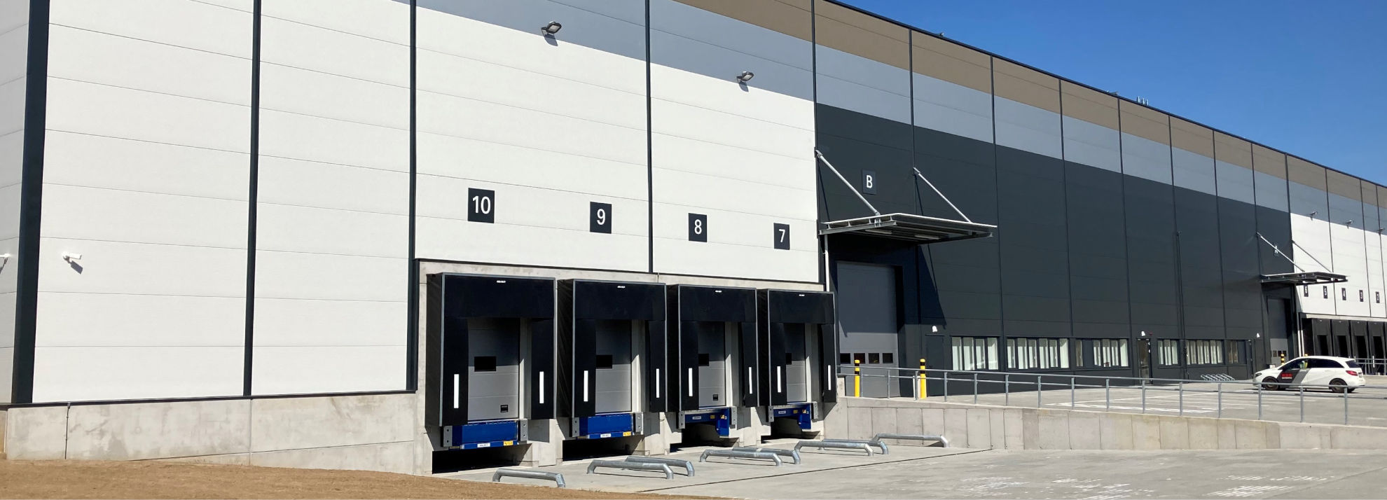 Bannerkép: Üzemcsarnok kívülről az ipari parkban